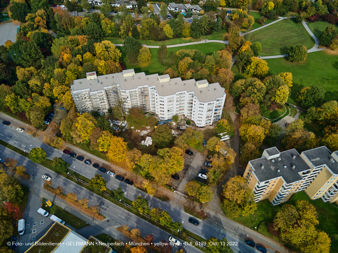 13.10.2022 - Fassadensanierung am Karl-Marx-Ring 53-57c in Neuperlach